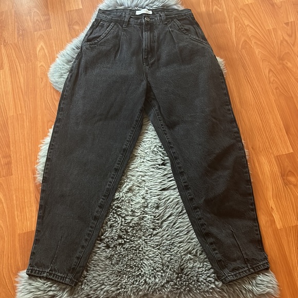 Little Mountain Mom Jeans - Picture 4 of 10